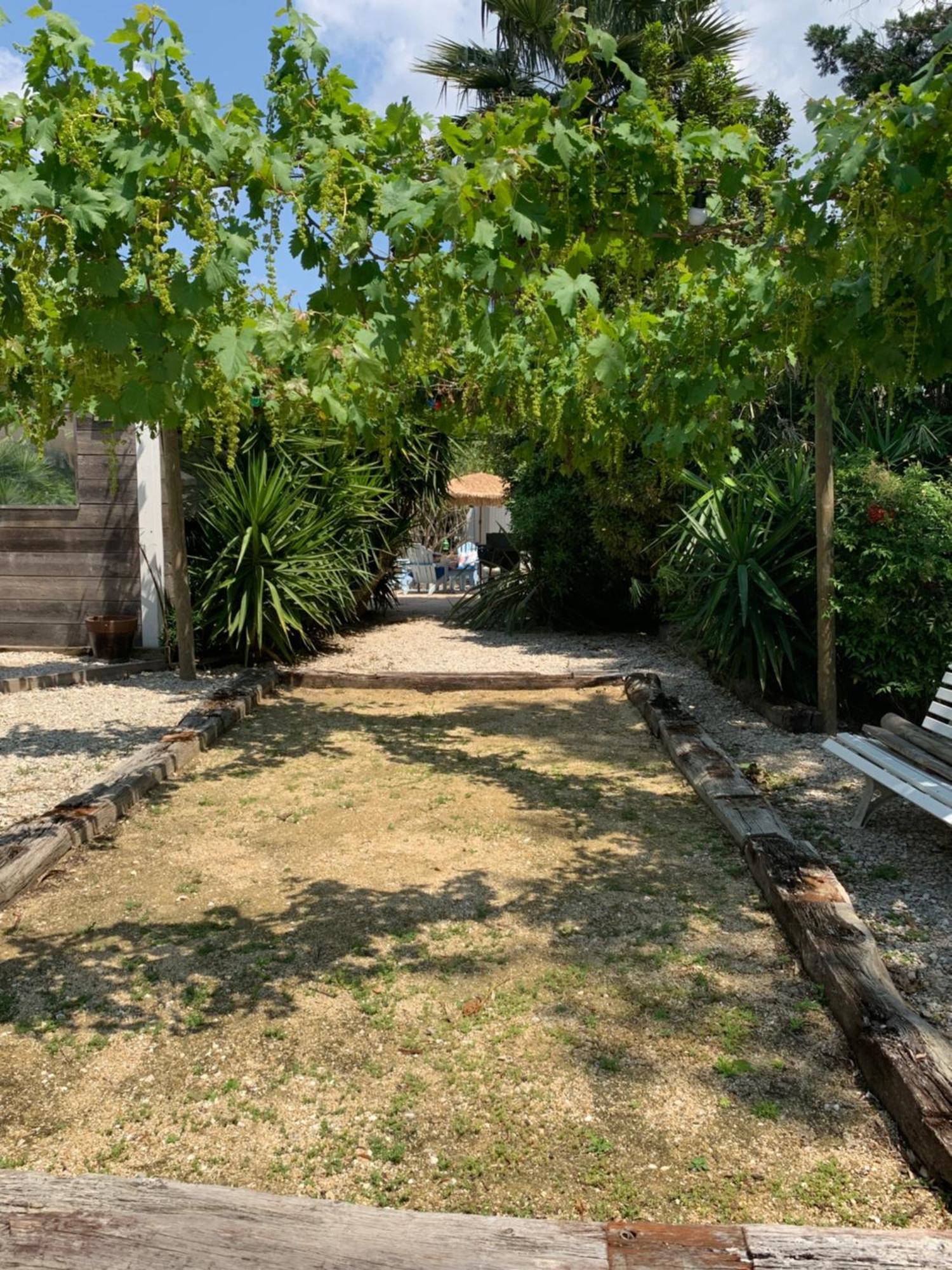 Le Mas Des Mourguettes Saintes-Maries-de-la-Mer Exterior photo